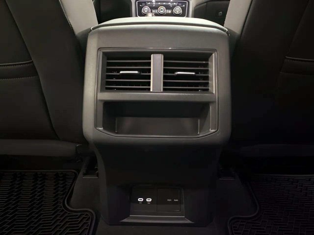 Used 2023 Volkswagen Atlas Cross Sport SE AWD/4WD image 70