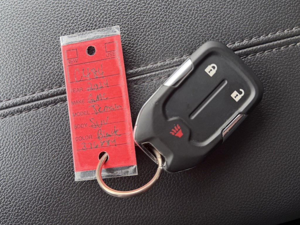 Used 2024 GMC Terrain SLE image 33