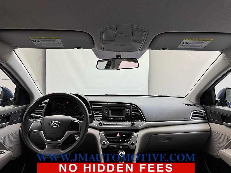 Used 2017 Hyundai Elantra SE image 11