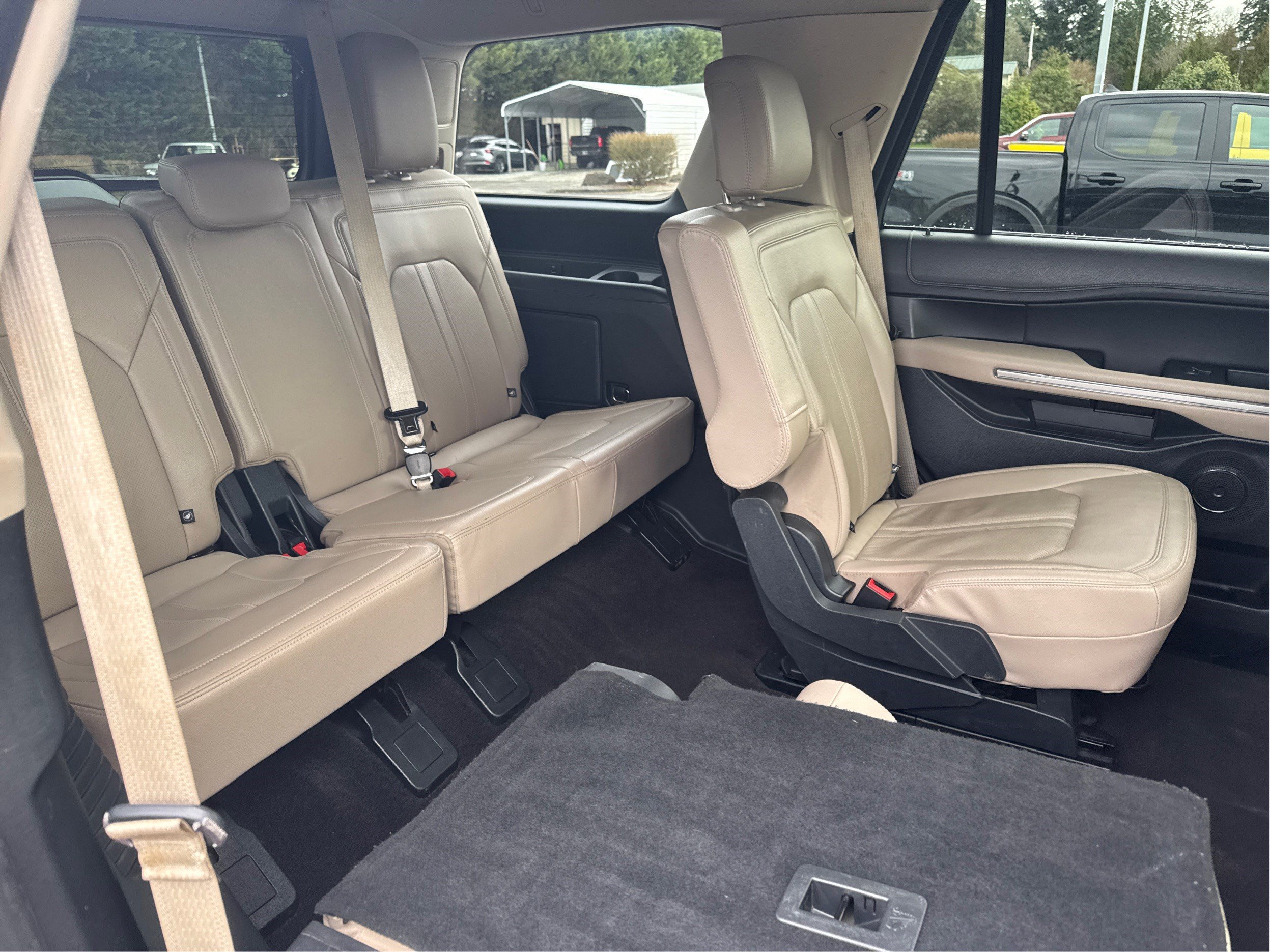 Used 2023 Ford Expedition Limited image 24