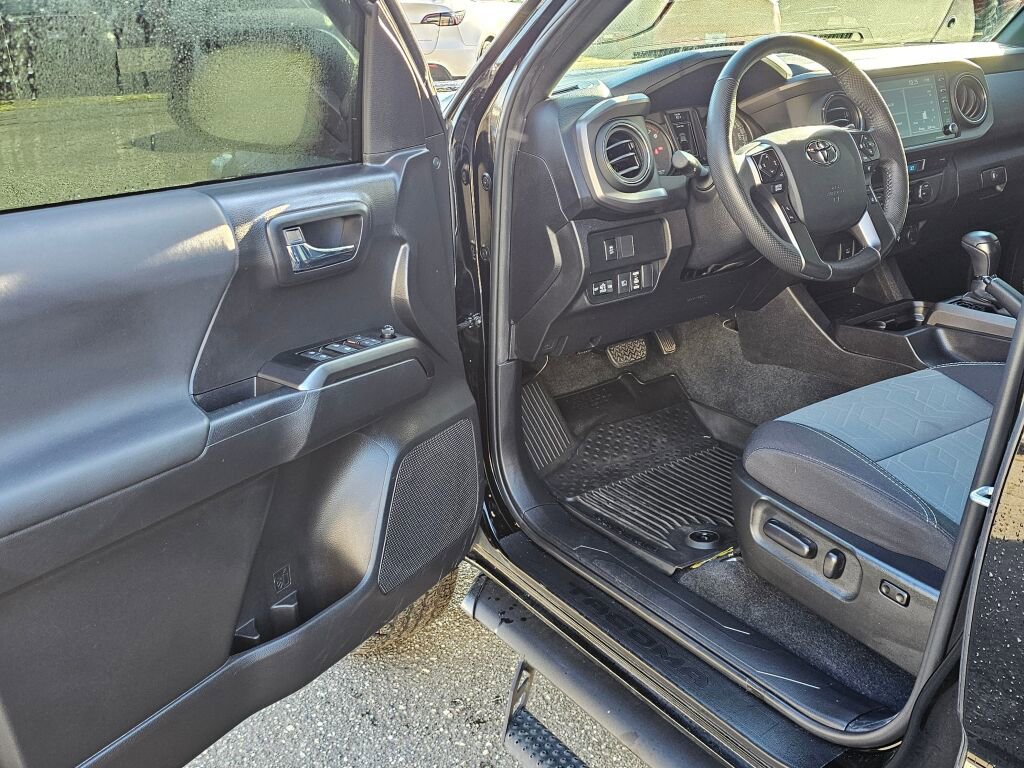 Used 2023 Toyota Tacoma TRD Off-Road image 18