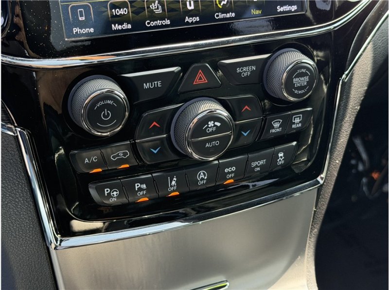 Used 2019 Jeep Grand Cherokee Trailhawk w/ Trailhawk Luxury Group AWD/4WD image 47