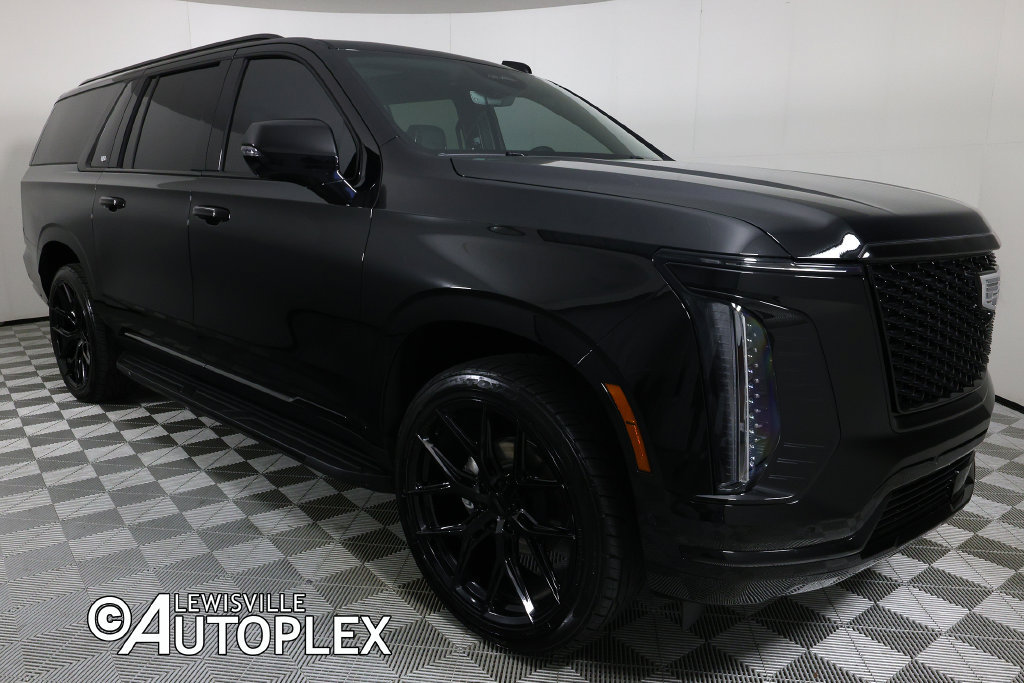 Used 2025 Cadillac Escalade ESV Sport w/ LPO, ONYX Package AWD/4WD image 3