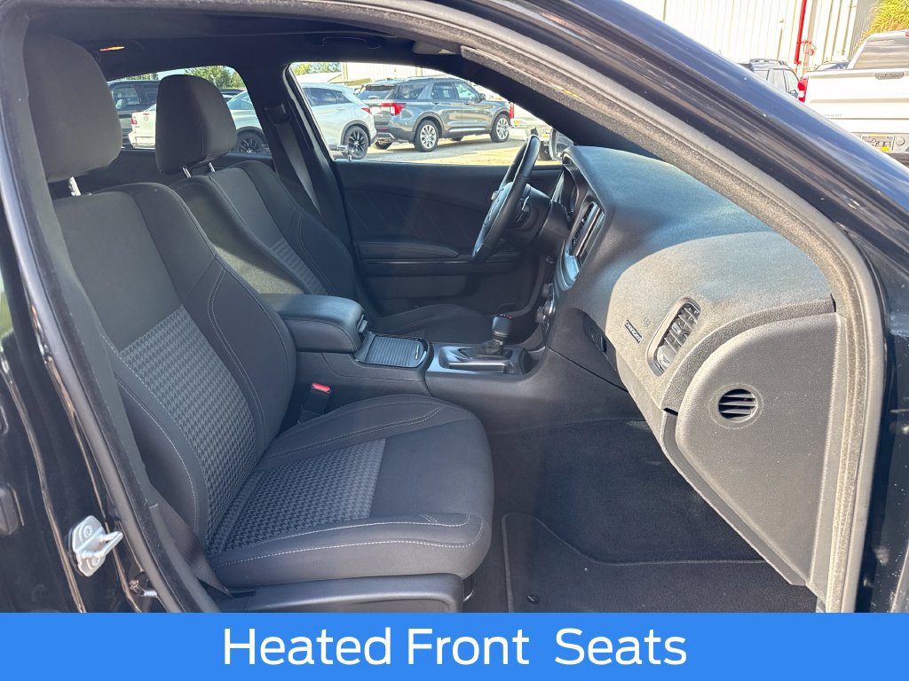 Used 2019 Dodge Charger SXT w/ Blacktop Package AWD/4WD image 26