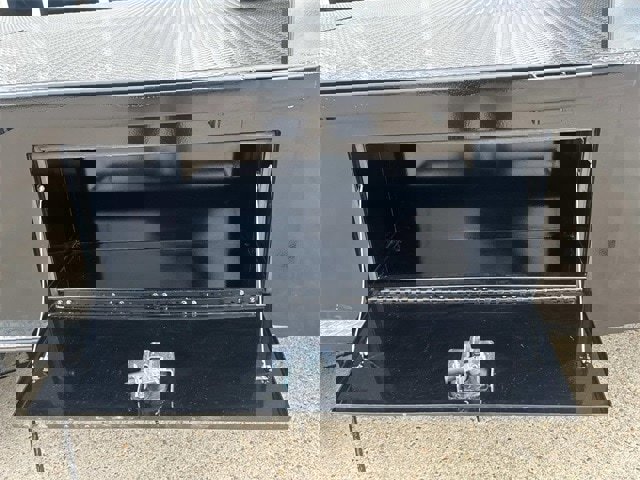 New 2025 Ford F550 4x4 SuperCab Super Duty image 11