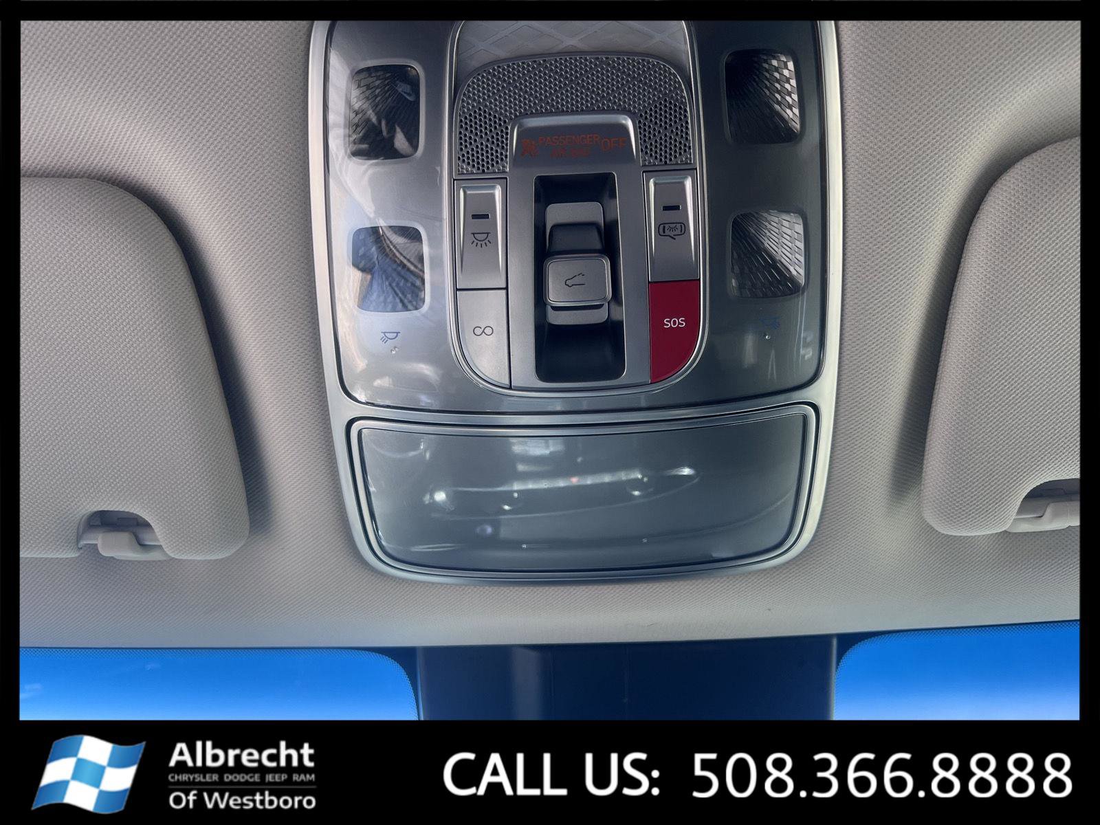 Used 2022 Genesis GV70 2.5T w/ Select Package AWD/4WD image 30