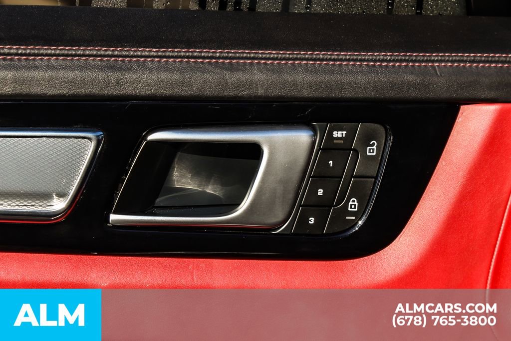 Used 2023 Porsche Cayenne S Platinum w/ Premium Package Plus image 38