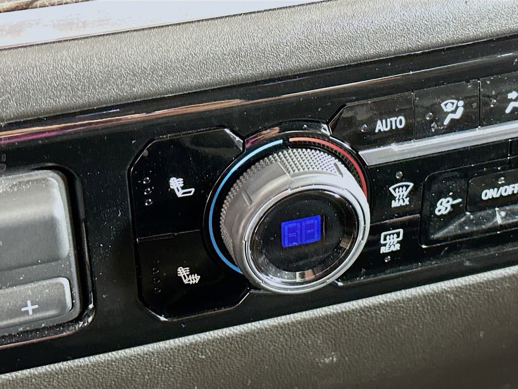 Used 2022 Chevrolet Silverado 1500 LT AWD/4WD image 27