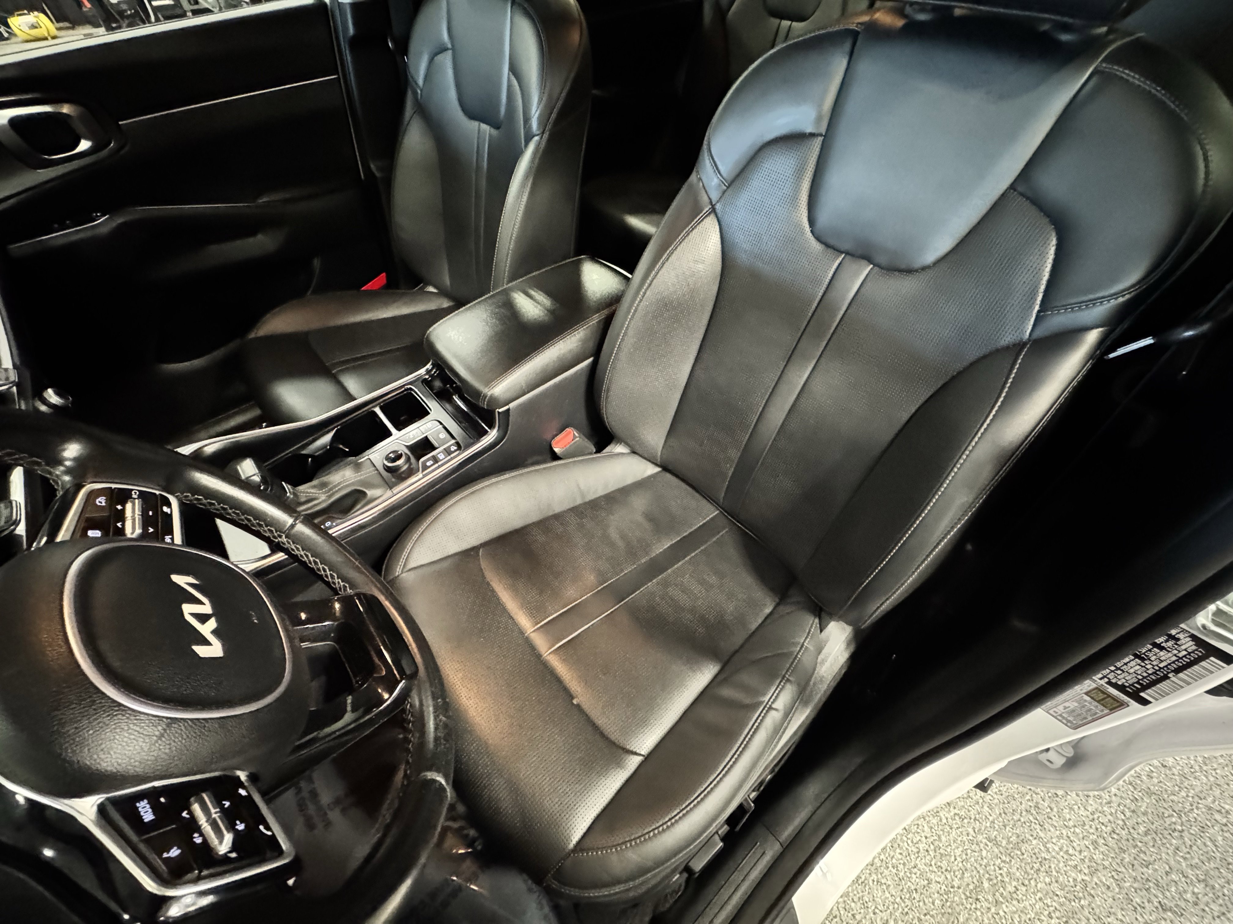 Used 2024 Kia Sorento S image 19