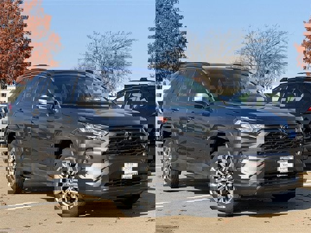 Certified 2021 Toyota RAV4 XLE Premium image 2