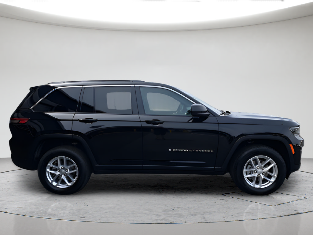 New 2026 Jeep Grand Cherokee Laredo X AWD/4WD image 4