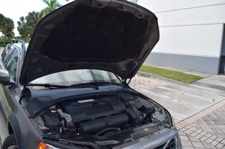 Used 2011 Volvo XC70 3.2 w/ Premium Pkg image 90