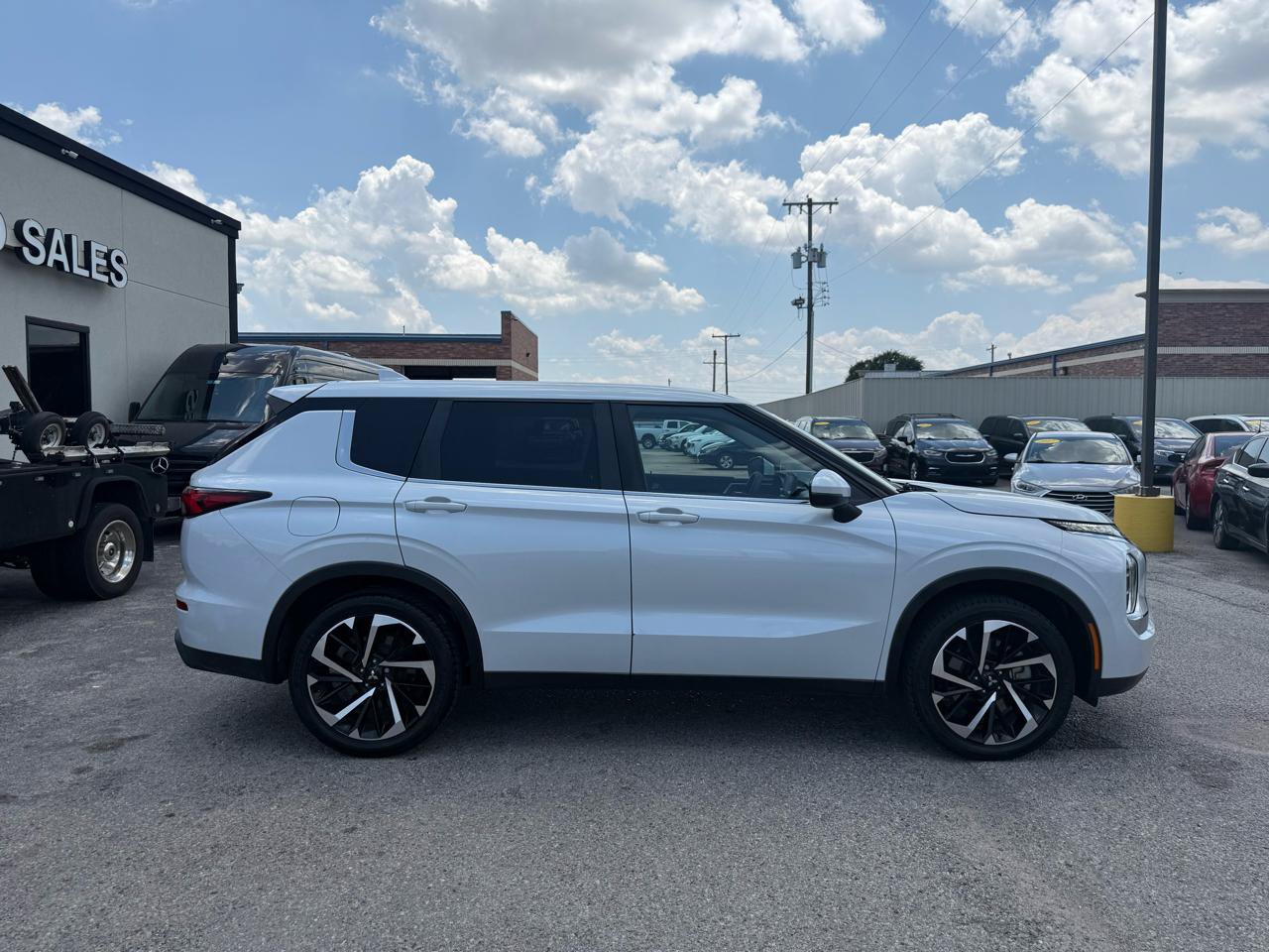 Used 2022 Mitsubishi Outlander ES FWD image 5