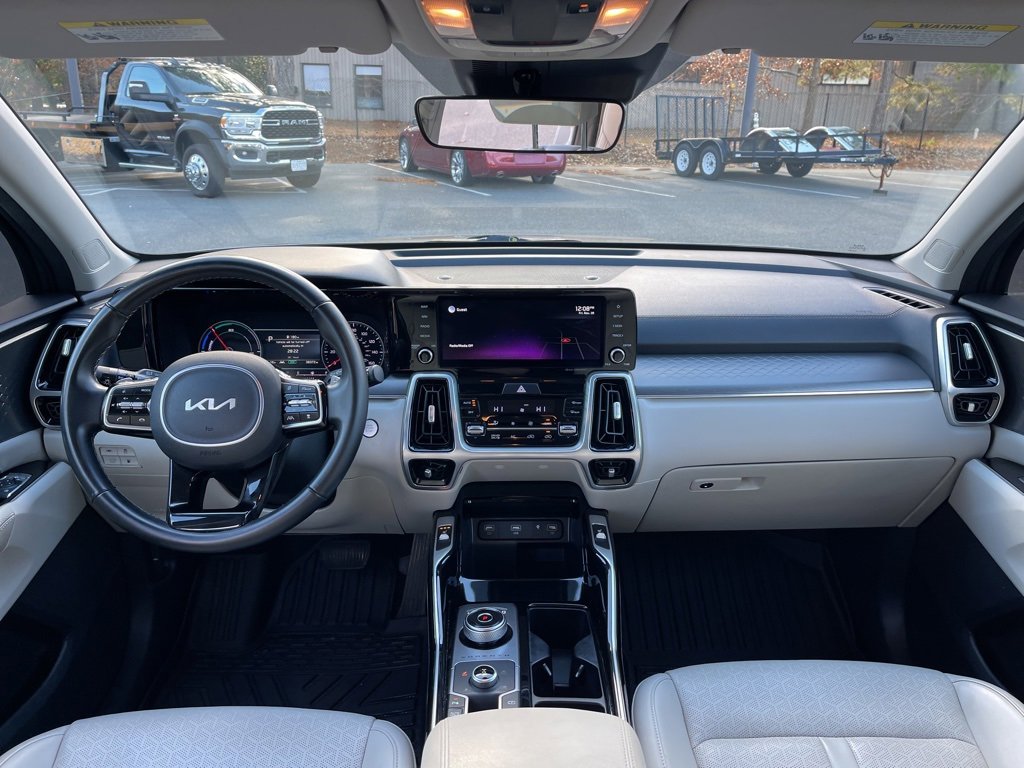 Certified 2022 Kia Sorento SX image 8