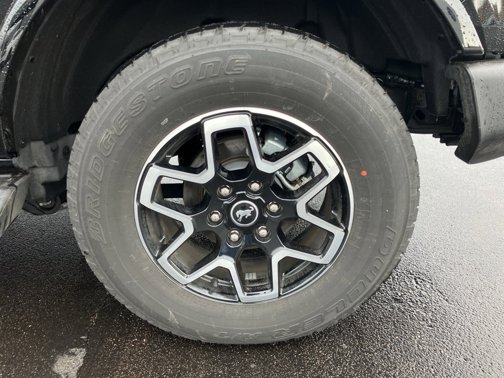 Used 2025 Ford Bronco Outer Banks image 14