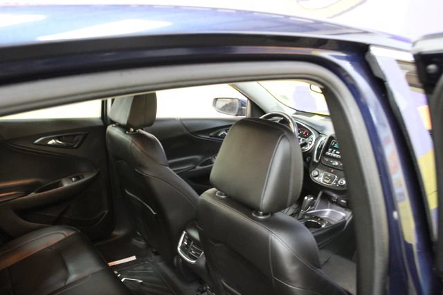 Used 2018 Chevrolet Malibu LT w/ True North Edition FWD image 10
