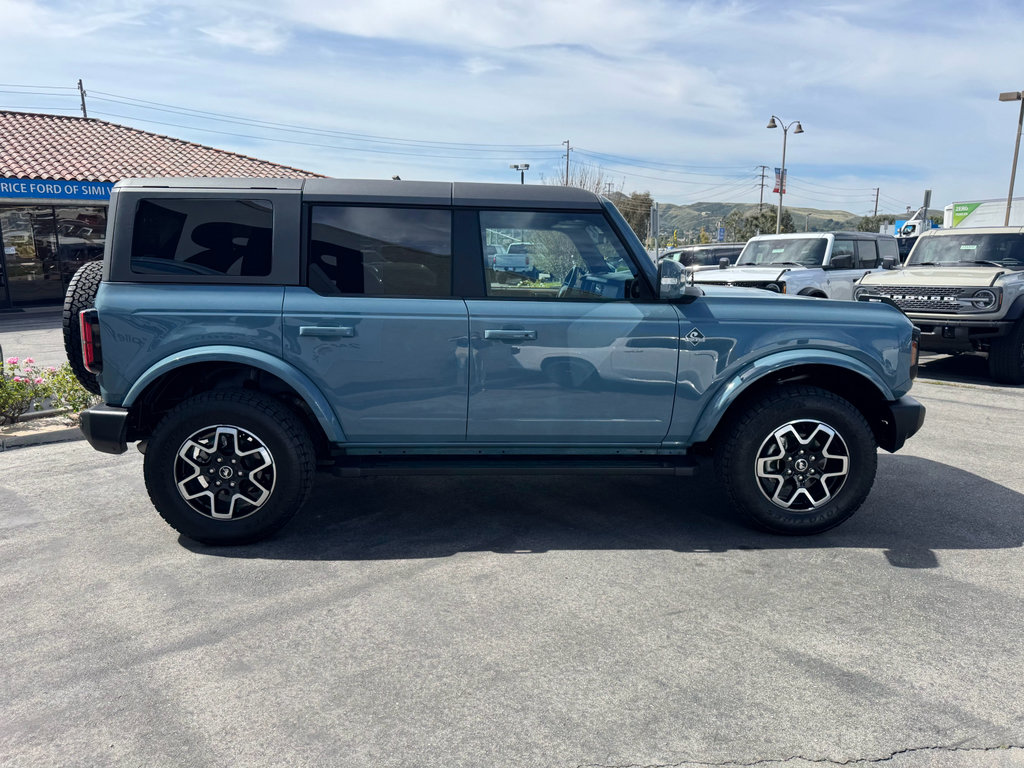 Used 2023 Ford Bronco Outer Banks image 2