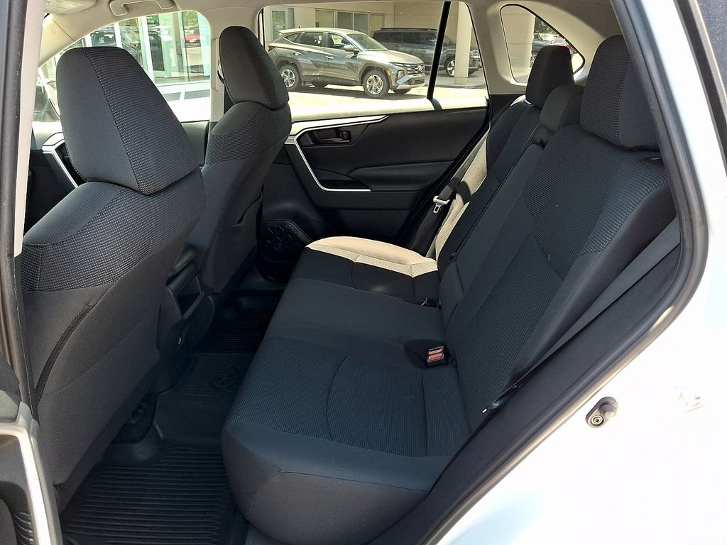 Used 2019 Toyota RAV4 LE w/ All Weather Liner Package AWD/4WD image 10