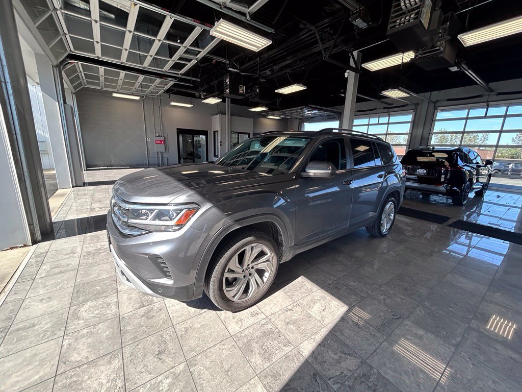 Used 2023 Volkswagen Atlas SE AWD/4WD image 3
