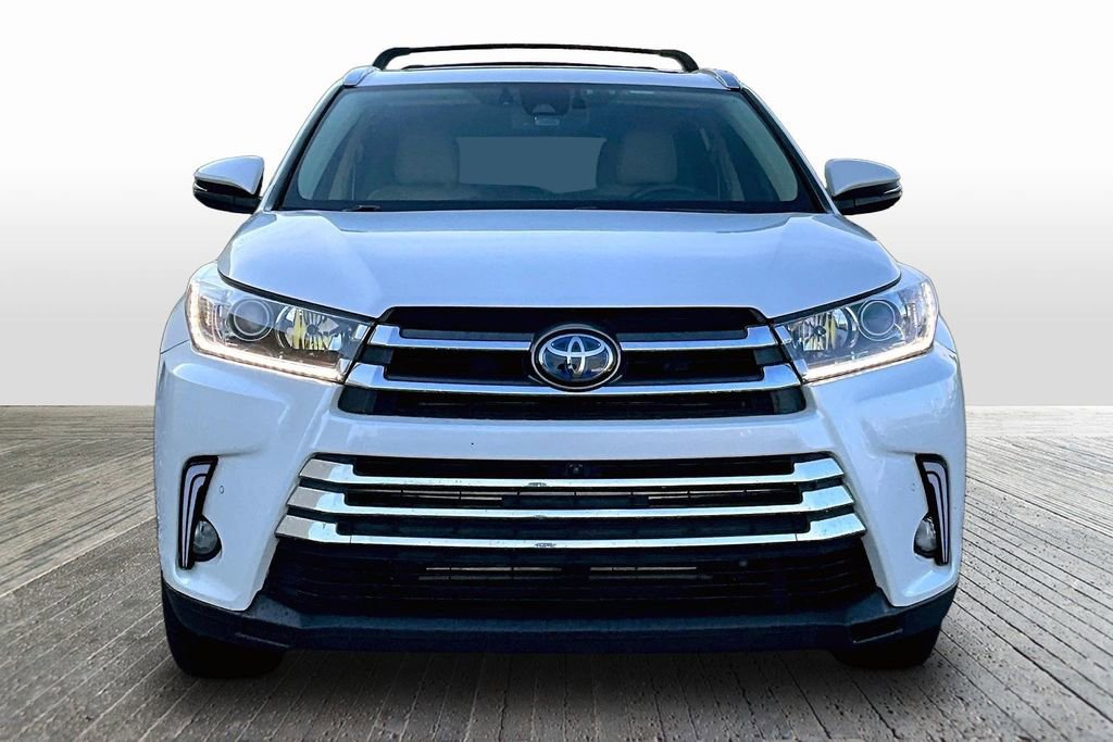 Used 2017 Toyota Highlander Limited Platinum image 2