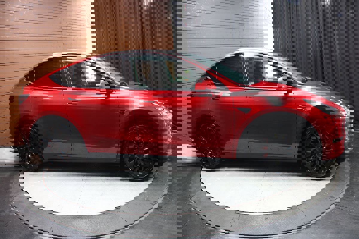 Used 2023 Tesla Model Y Performance image 57