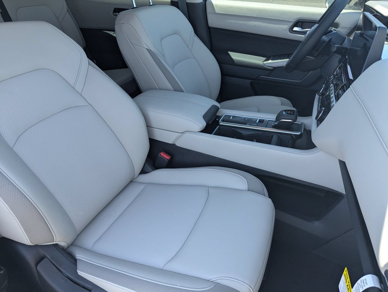 New 2026 Nissan Pathfinder SL FWD image 30