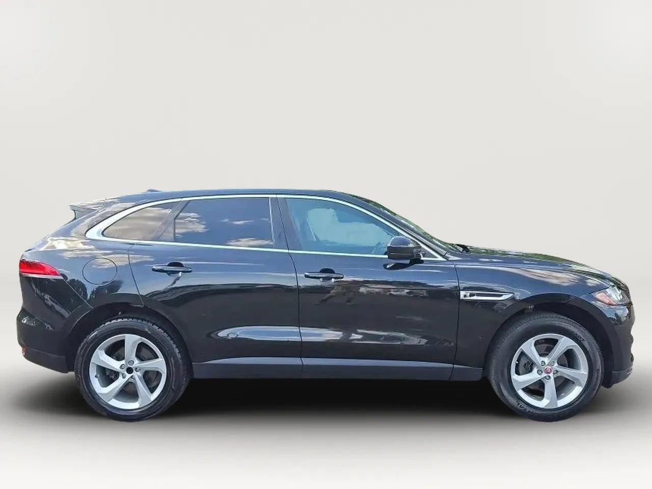 Used 2019 Jaguar F-PACE Premium AWD/4WD image 9