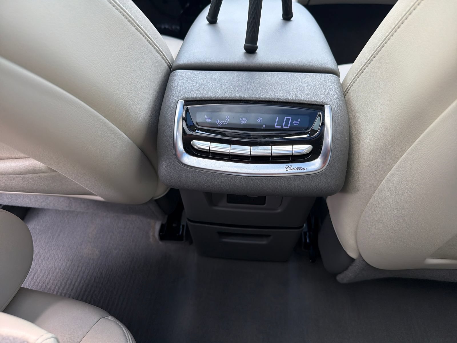 Used 2022 Cadillac XT6 Premium Luxury FWD image 39