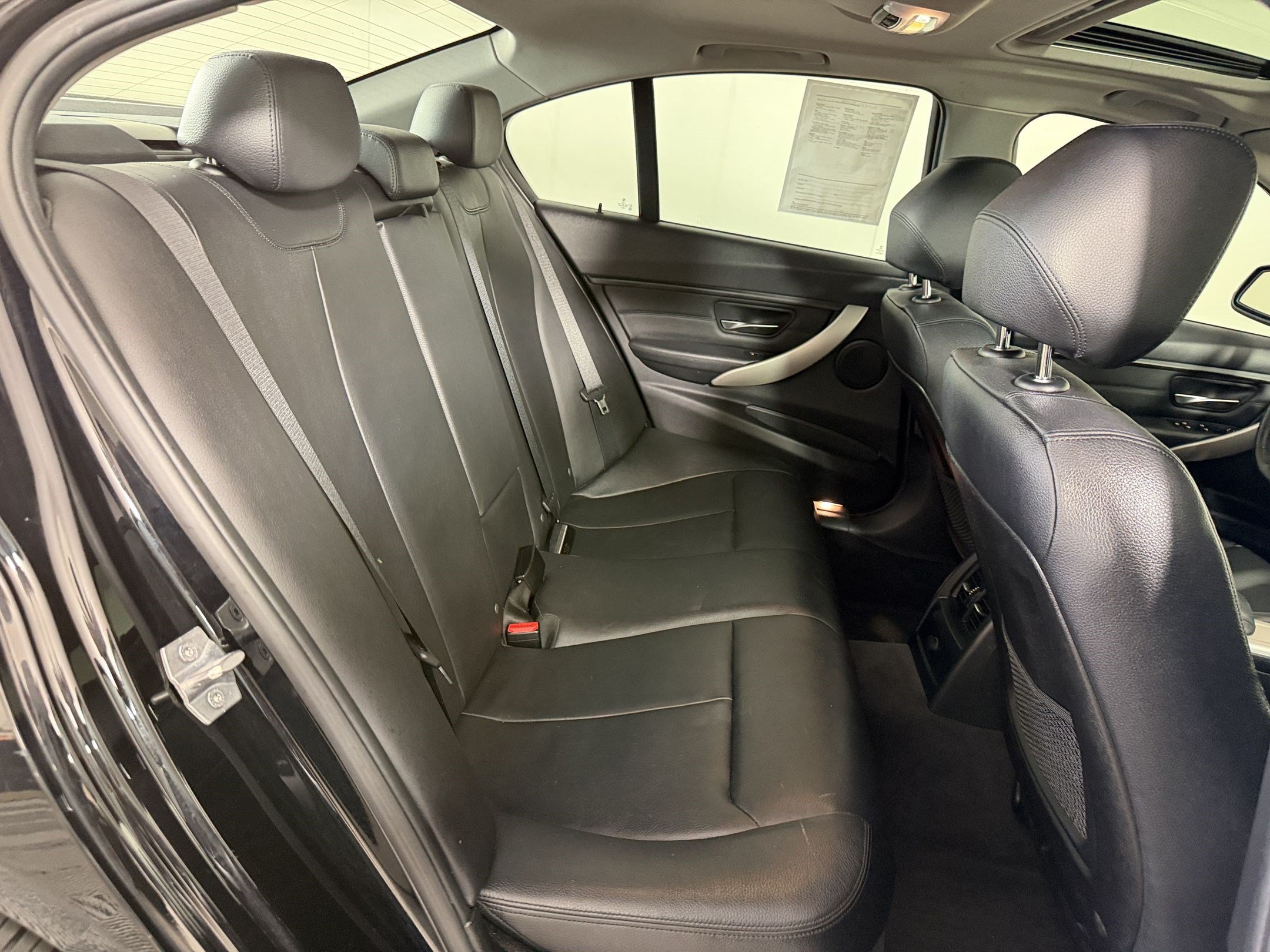 Used 2014 BMW 320i xDrive Sedan AWD/4WD image 29