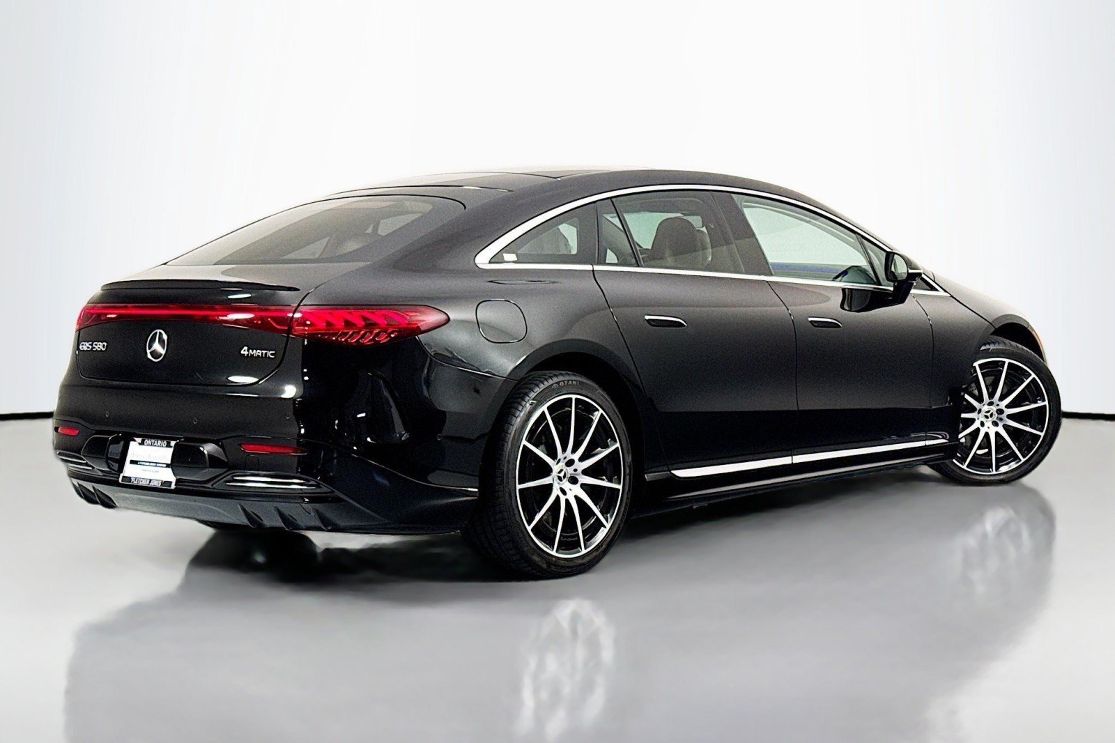 Used 2023 Mercedes-Benz EQS 580 4MATIC Sedan image 11