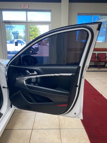 Used 2025 Genesis G70 2.5T RWD image 10