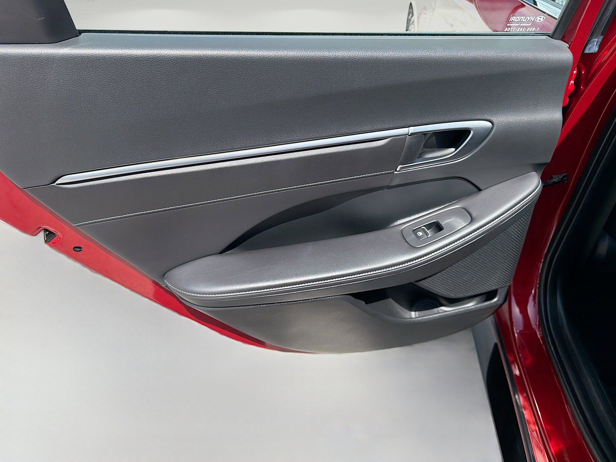 Used 2023 Hyundai Sonata Limited w/ Cargo Package image 24