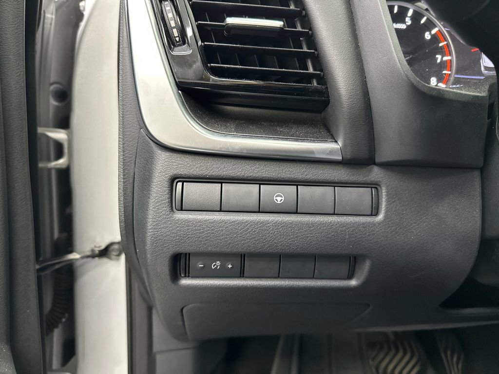 Used 2022 Nissan Rogue SV image 31