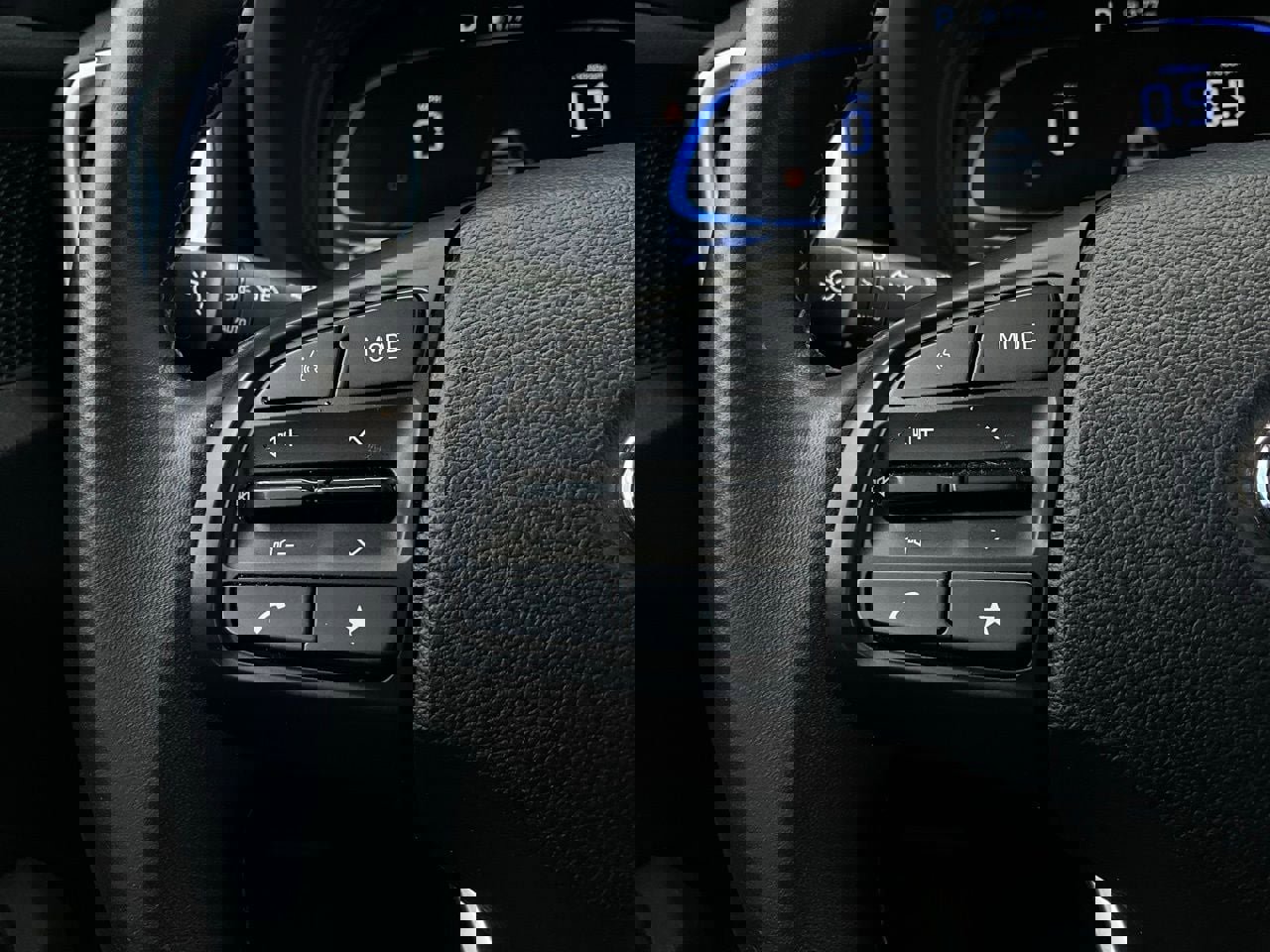 Used 2025 Hyundai Venue SEL image 34