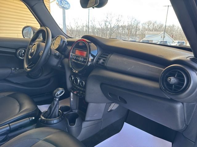 Used 2016 MINI Cooper 4-Door Hardtop image 20