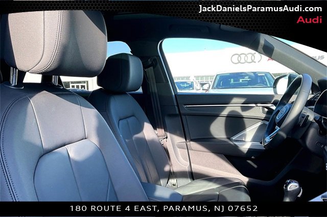 Used 2023 Audi Q3 2.0T Premium w/ Convenience Package image 7