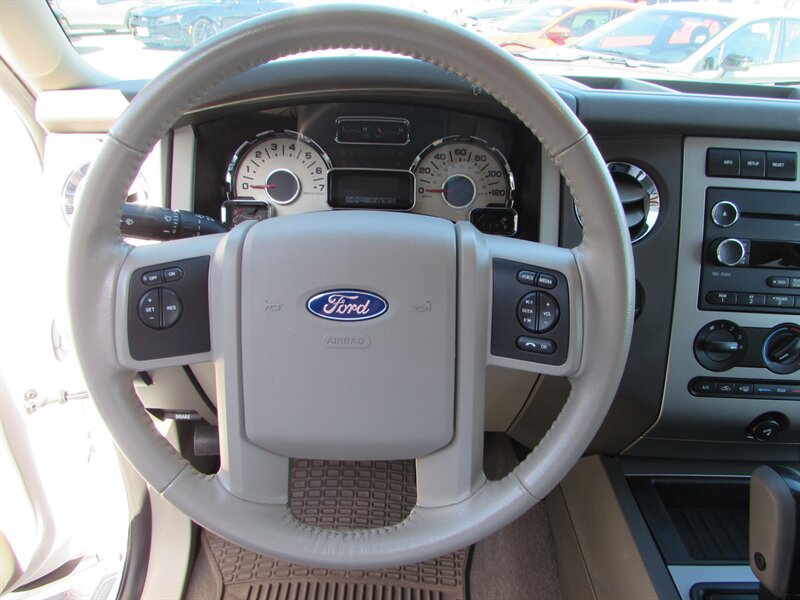 Used 2013 Ford Expedition EL XLT RWD image 13