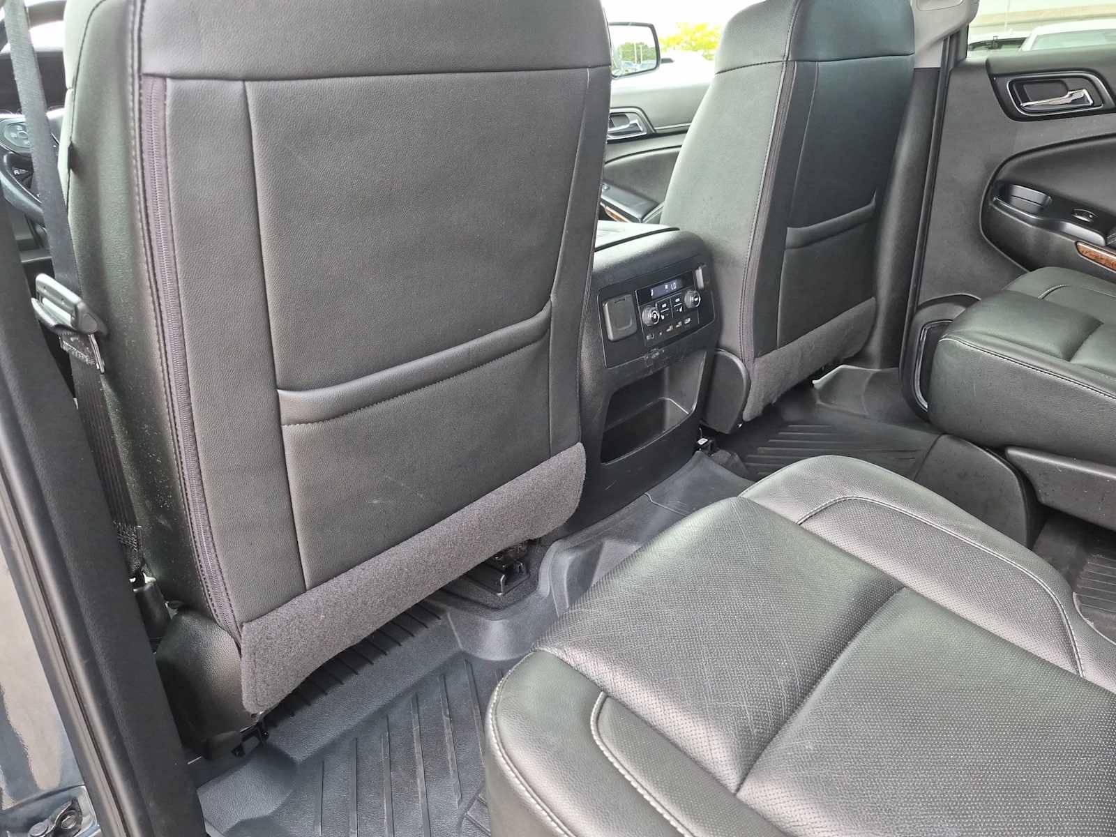 Used 2020 Chevrolet Suburban Premier AWD/4WD image 18