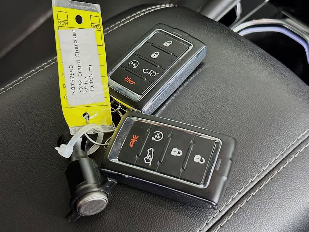 Used 2022 Jeep Grand Cherokee Limited 4xe w/ Luxury Tech Group II AWD/4WD image 22