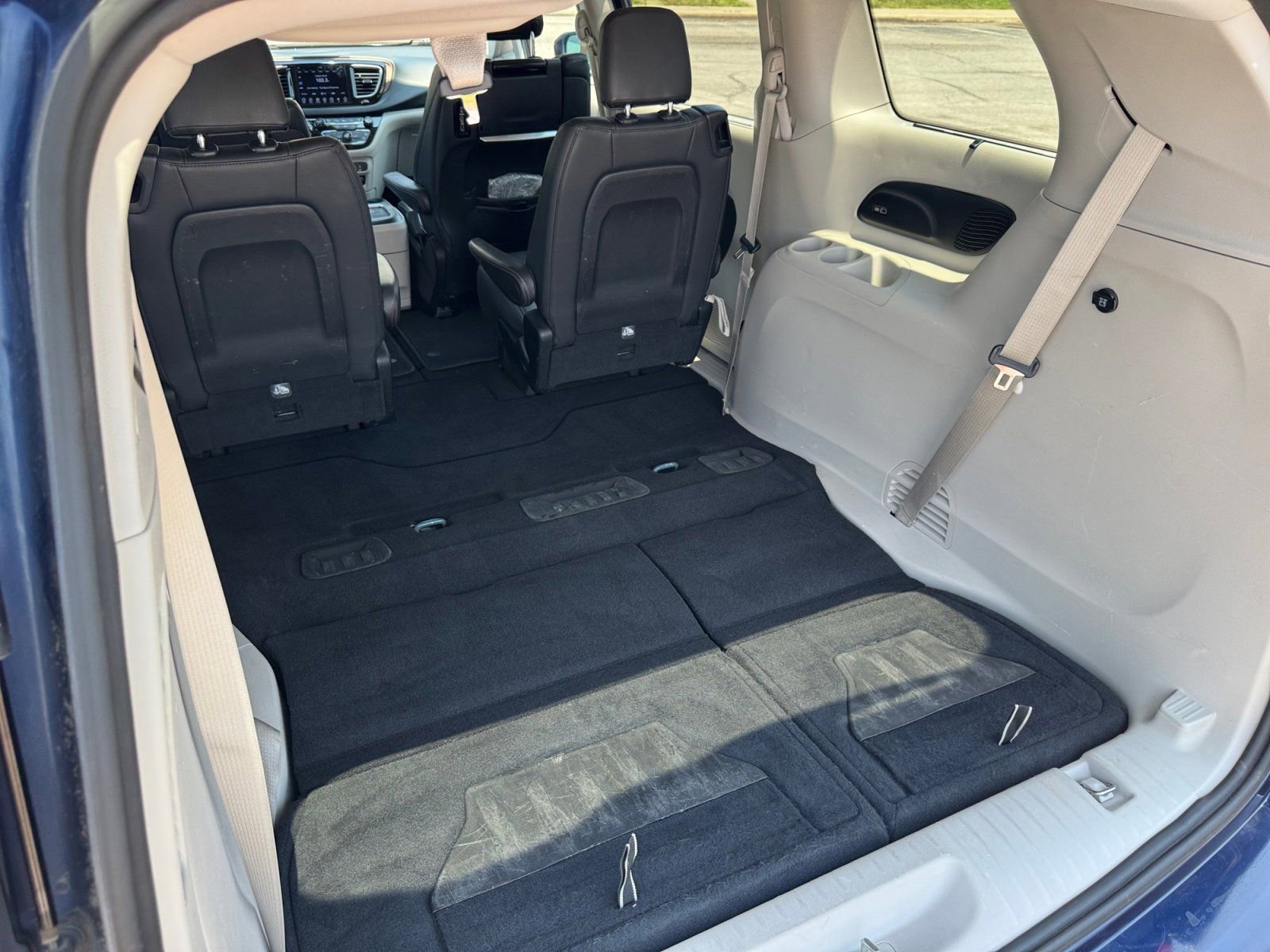 Used 2017 Chrysler Pacifica Touring-L Plus w/ Advanced Safetytec Group FWD image 16