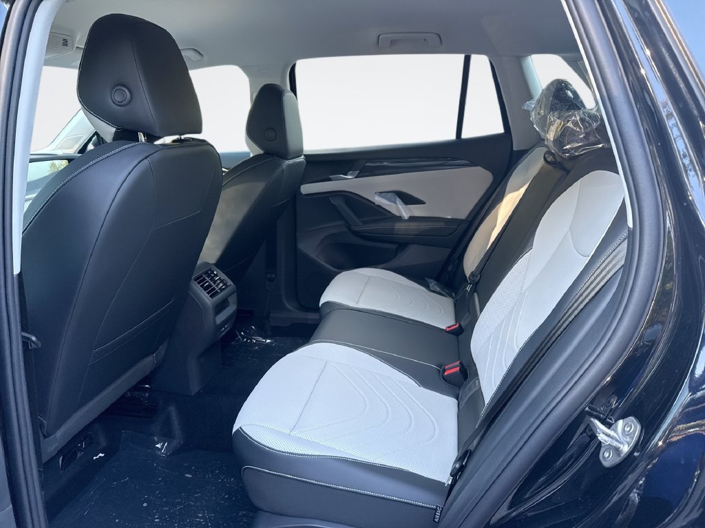 New 2026 Volkswagen Tiguan SE FWD image 24