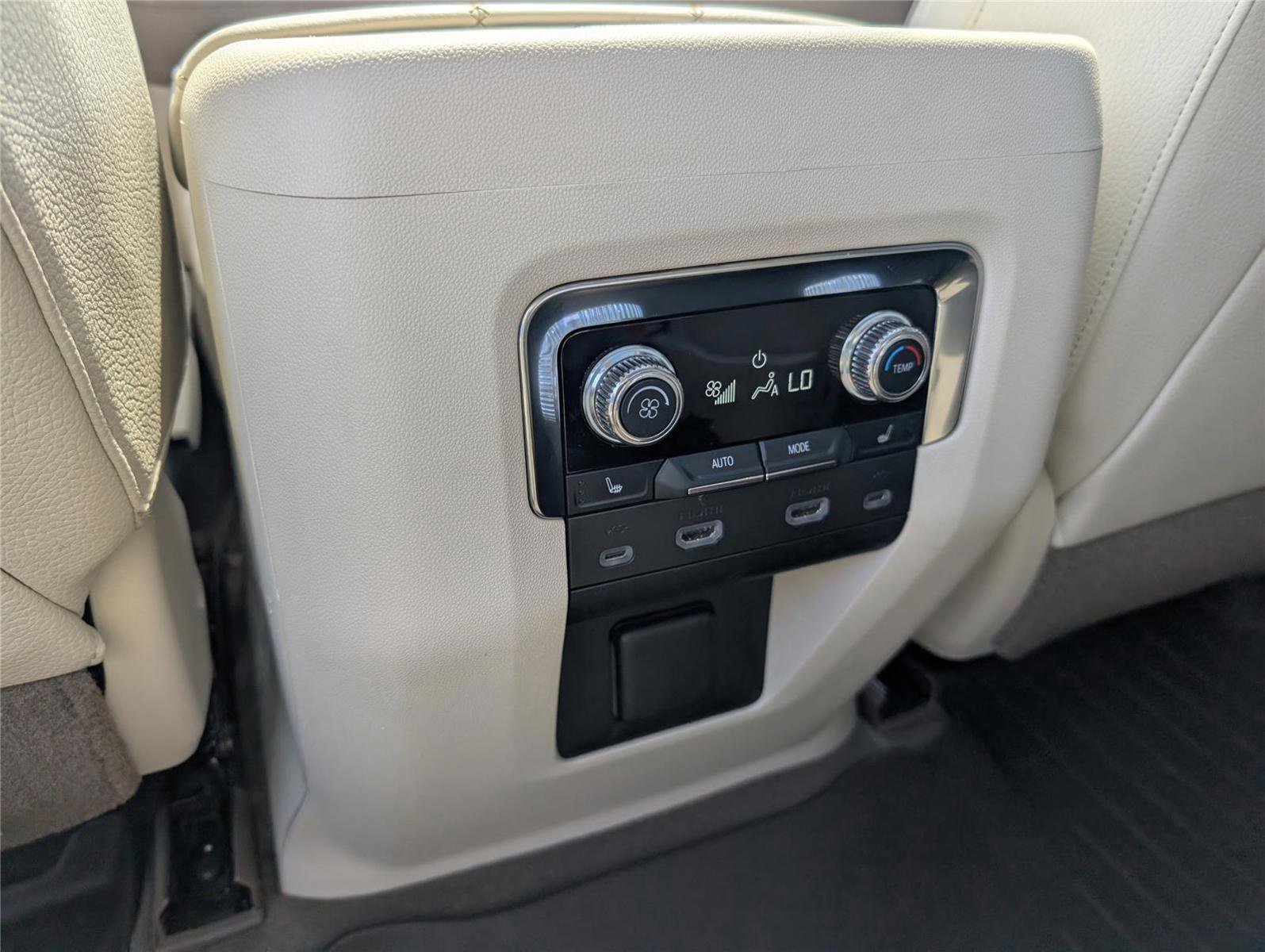 Used 2021 GMC Yukon Denali RWD image 28