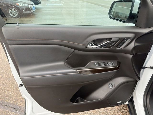 Used 2021 GMC Acadia AT4 w/ Technology Package AWD/4WD image 14