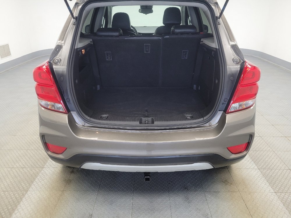 Used 2020 Chevrolet Trax LT w/ LT Convenience Package image 29