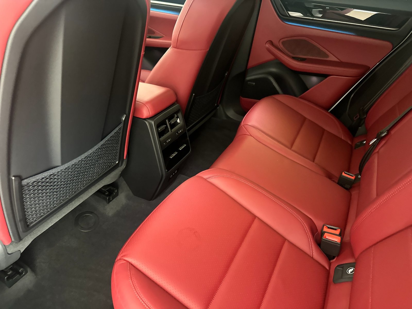 New 2026 Porsche Macan 4 Electric AWD/4WD image 13