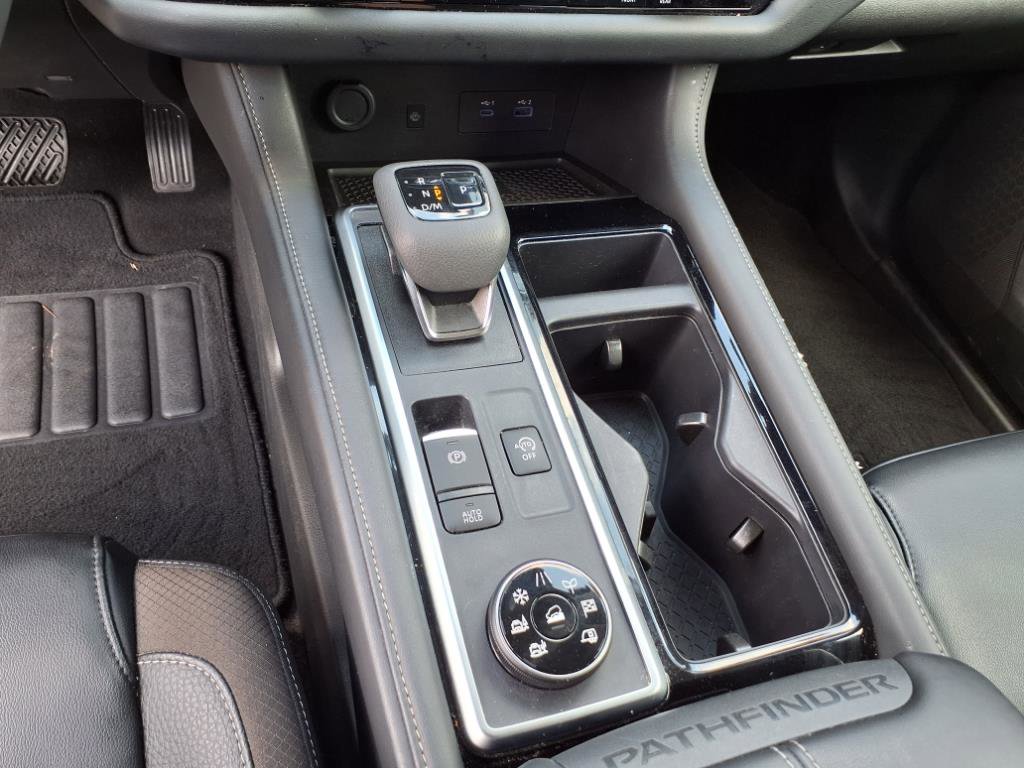 Certified 2024 Nissan Pathfinder SL image 11