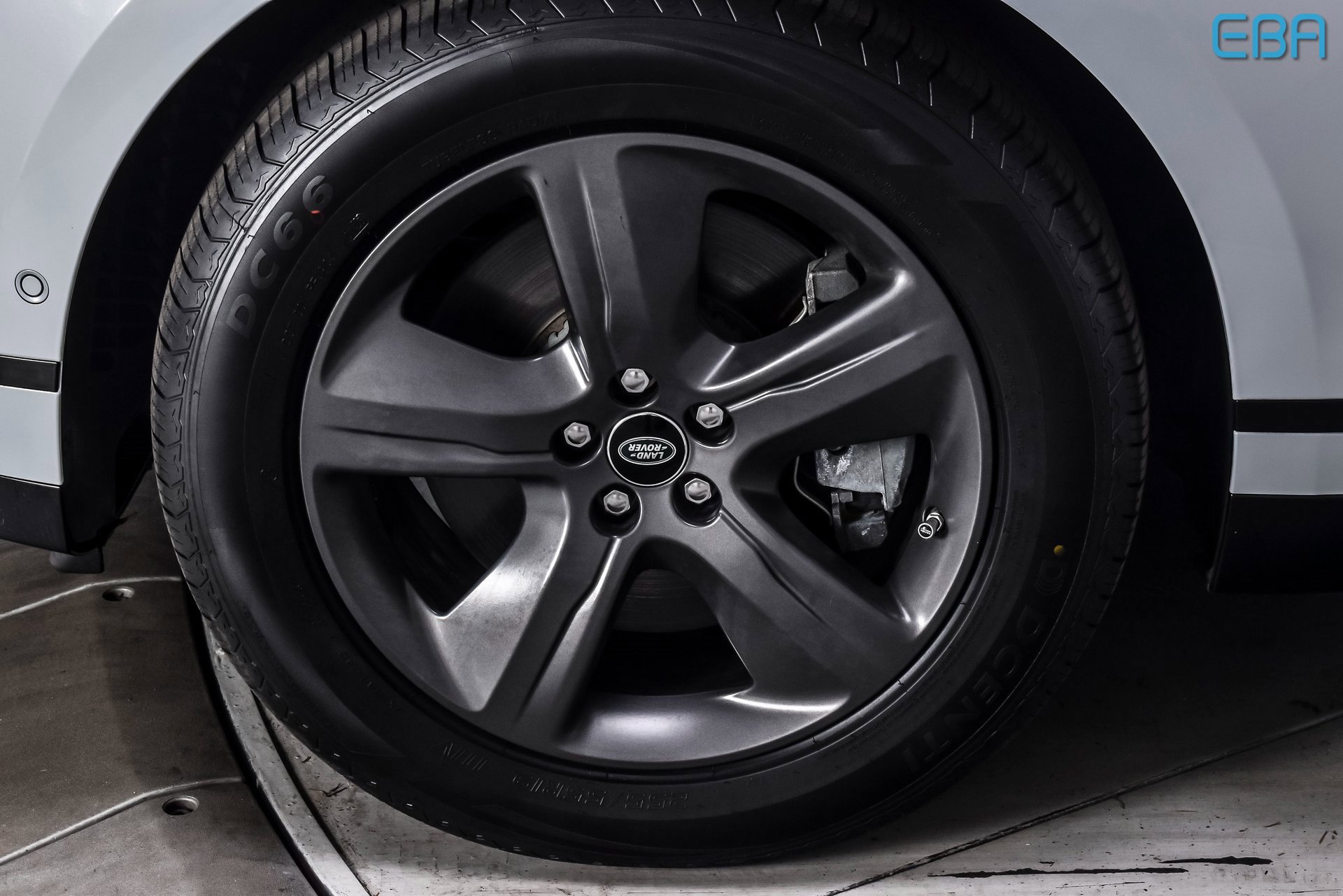 Used 2021 Land Rover Range Rover Velar R-Dynamic S image 10