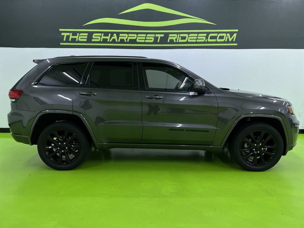 Used 2018 Jeep Grand Cherokee Altitude AWD/4WD image 11