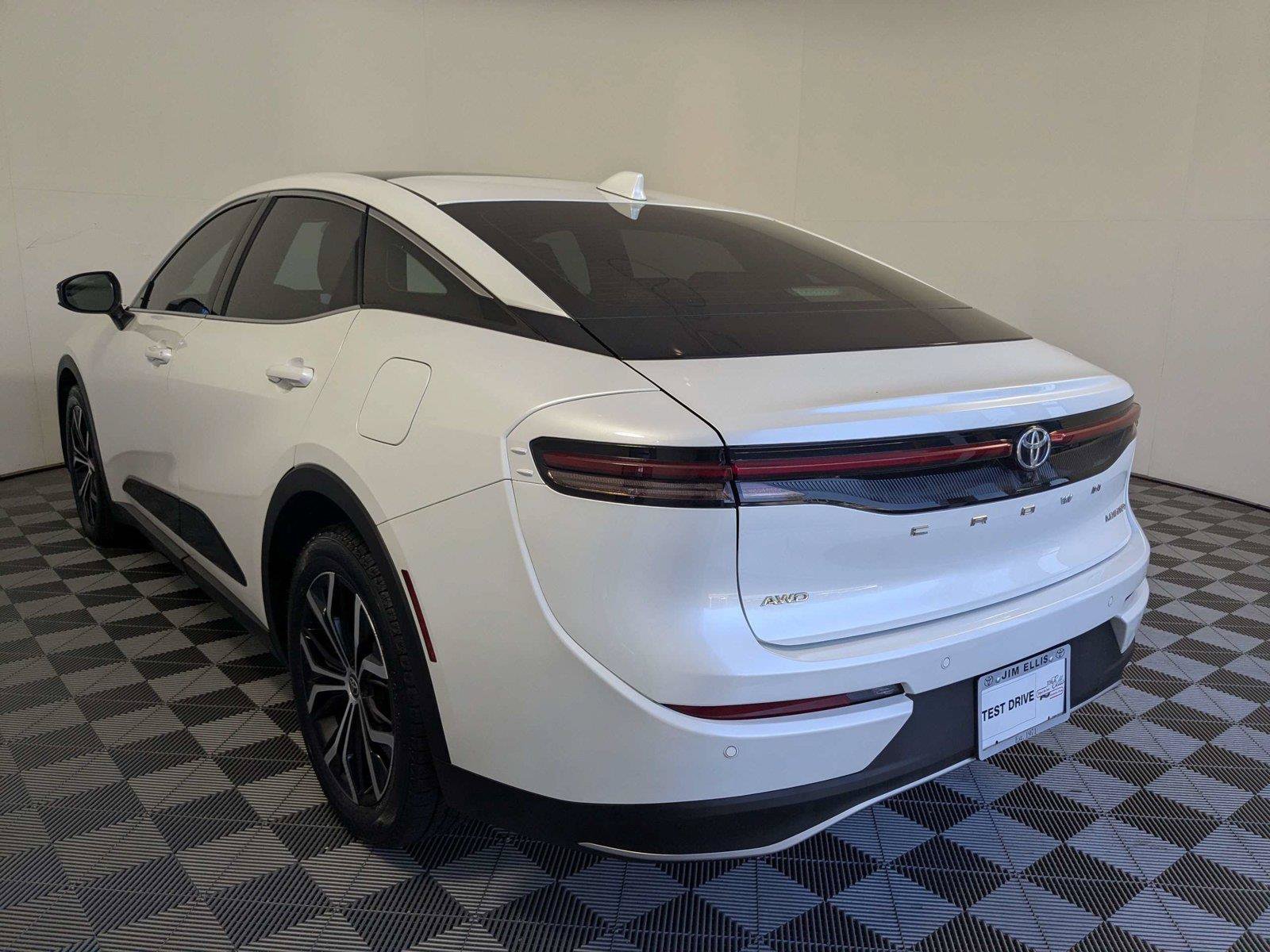 Used 2023 Toyota Crown AWD/4WD image 7