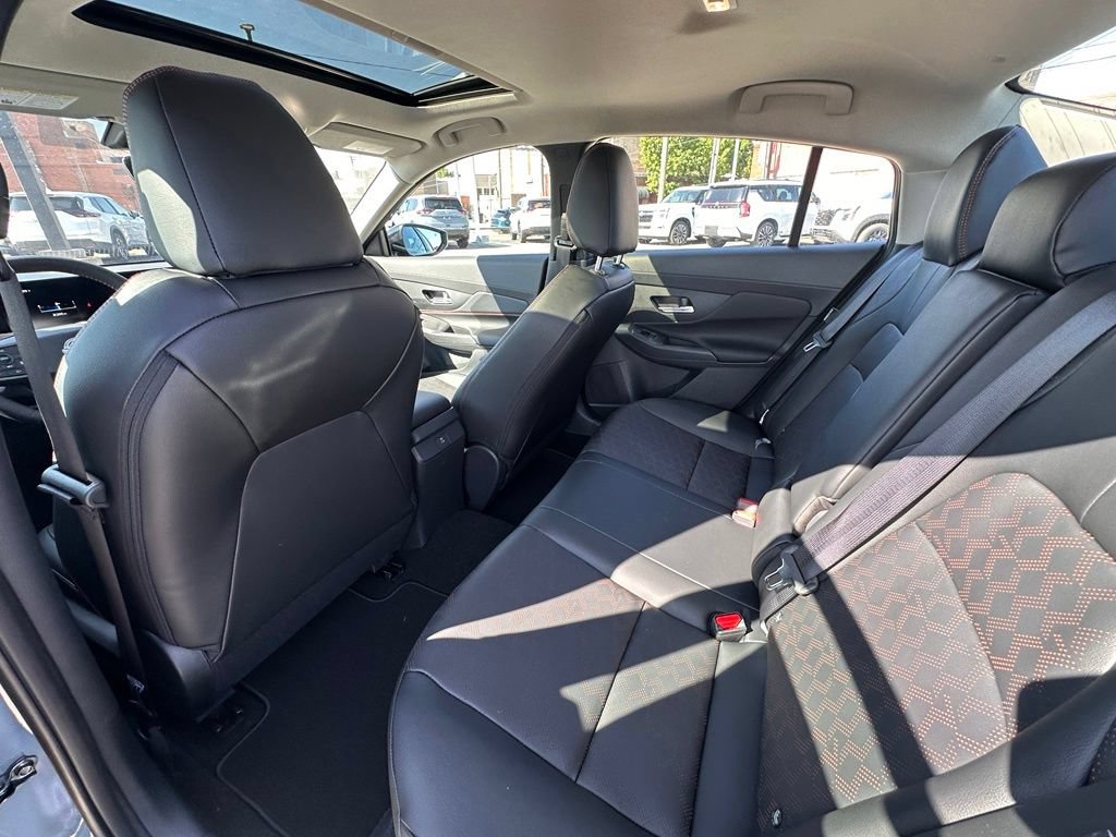 New 2026 Nissan Sentra SR w/ SR Premium Package FWD image 17